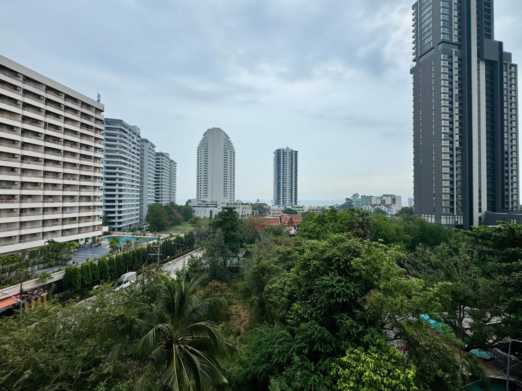 Laguna Bay 2 By Pattaya Sunny Rentals Room photo